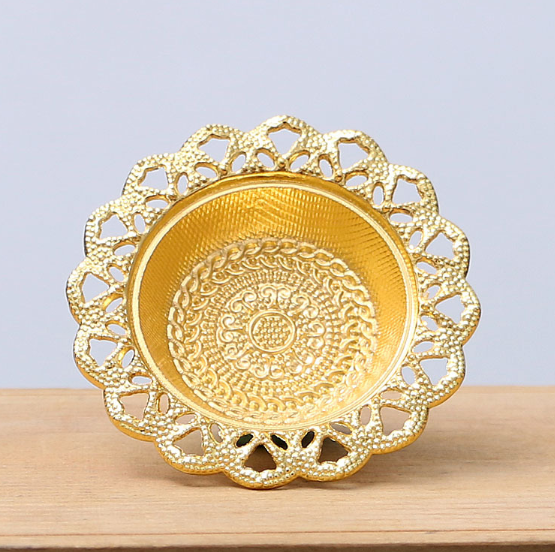 creative Middle Eastern metal aromatherapy burner