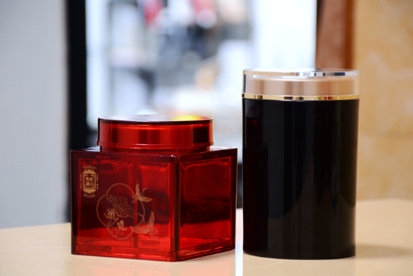 Double-layer acrylic capsule bottle, saffron tonic, health product, small medicine bottle, acrylic light-proof bottle