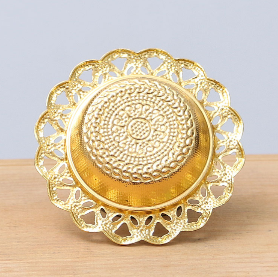 creative Middle Eastern metal aromatherapy burner