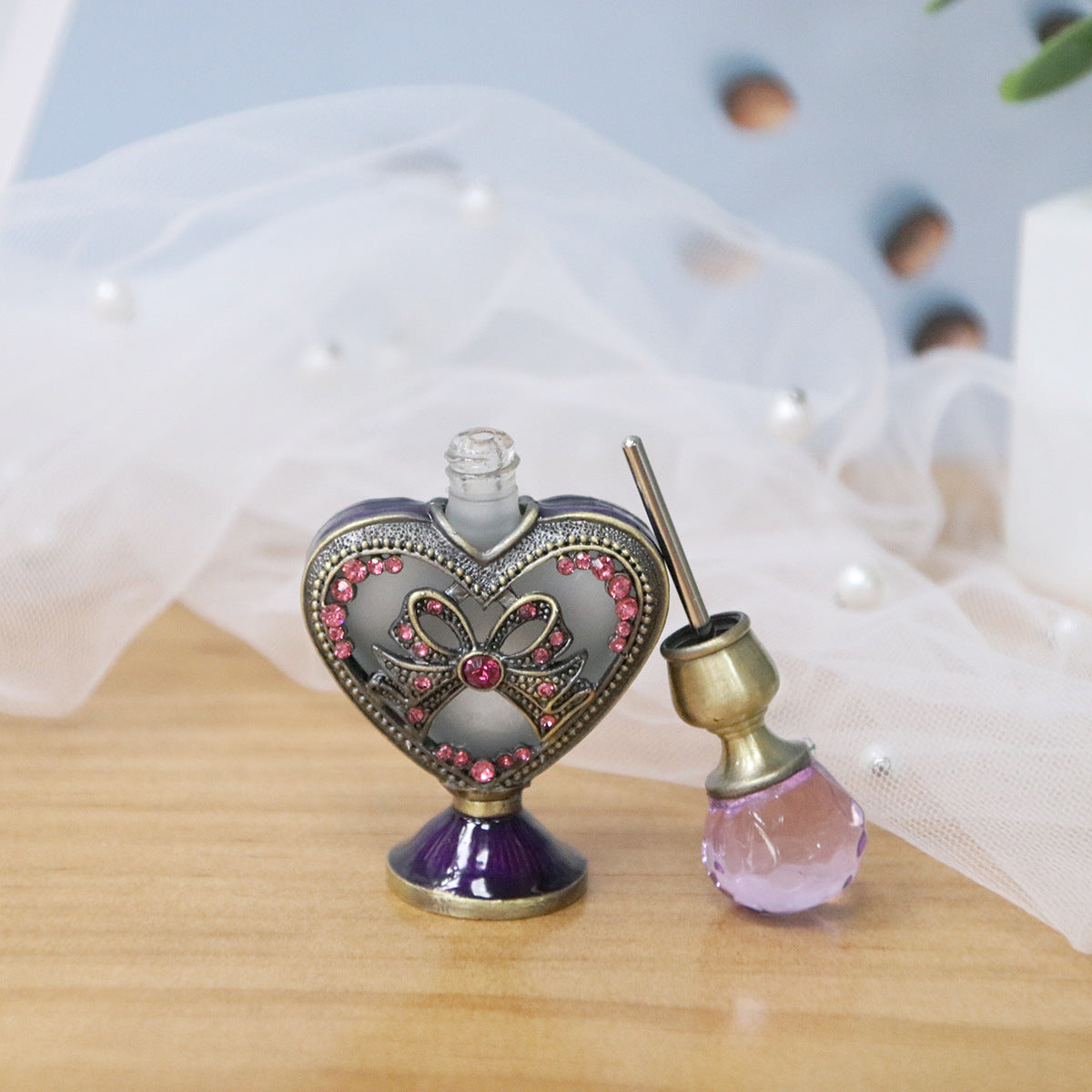 4ml Heart-shaped Hand-painted Bow Rhinestone Perfume Bottle