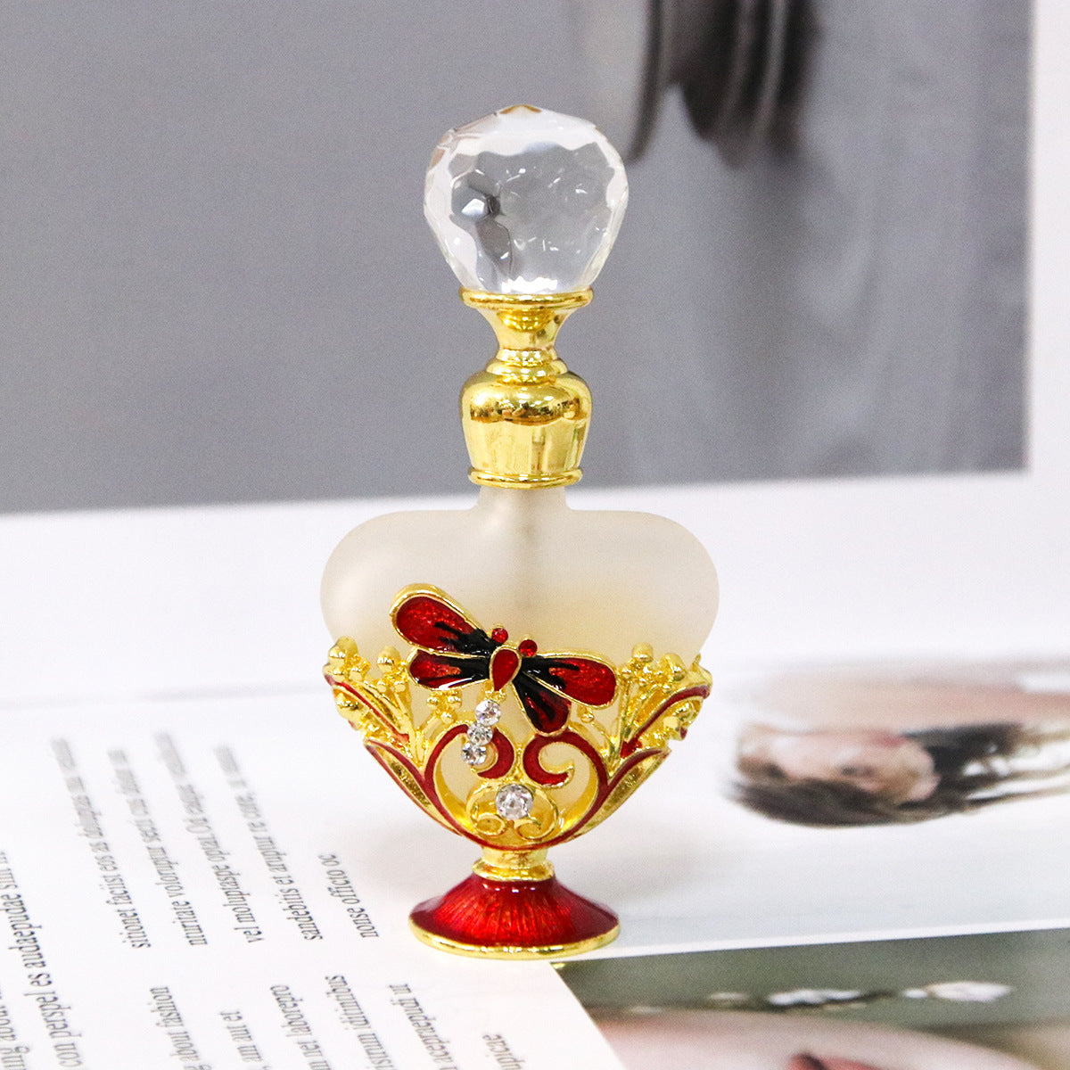 4ml Hand-Painted Heart-shaped Dragonfly Rhinestone Perfume Bottle